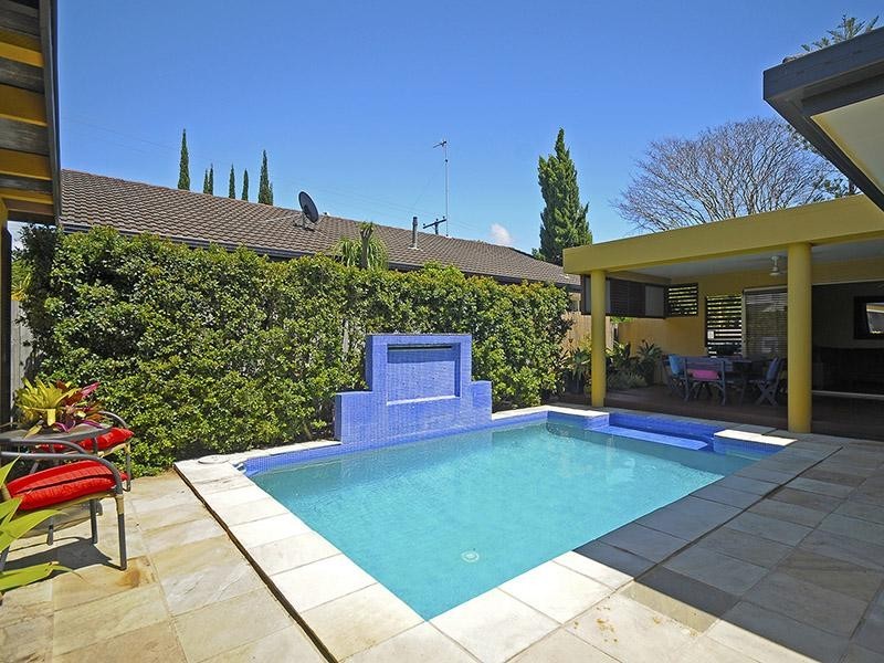 48 Coogeen Street, Sorrento QLD 4217