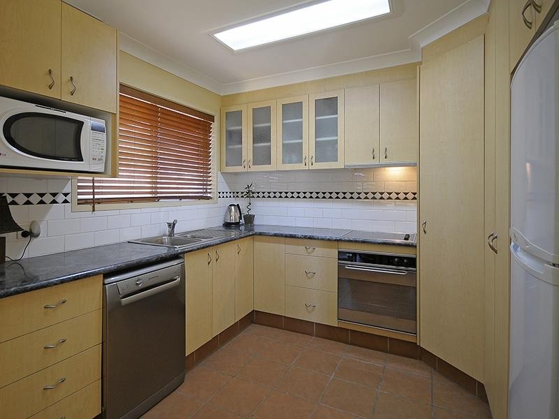 48 Coogeen Street, Sorrento QLD 4217