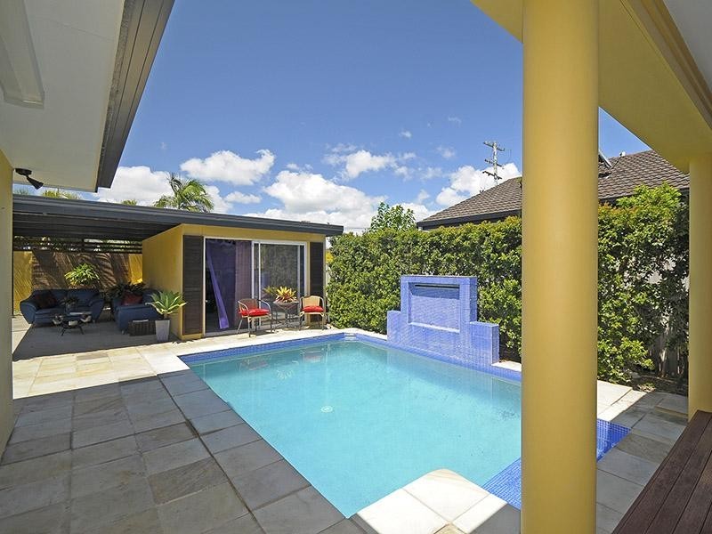 48 Coogeen Street, Sorrento QLD 4217