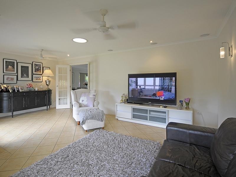 8 Sigatoka Place, Clear Island Waters QLD 4226