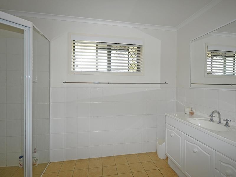 8 Sigatoka Place, Clear Island Waters QLD 4226