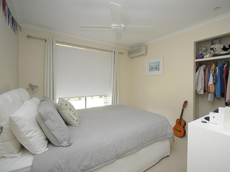 8 Sigatoka Place, Clear Island Waters QLD 4226