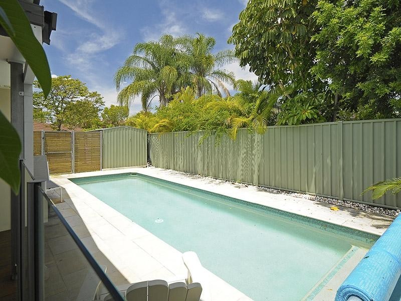 8 Sigatoka Place, Clear Island Waters QLD 4226