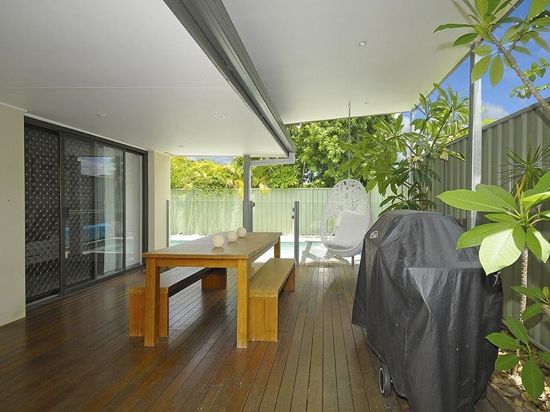 8 Sigatoka Place, Clear Island Waters QLD 4226