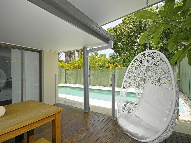 8 Sigatoka Place, Clear Island Waters QLD 4226