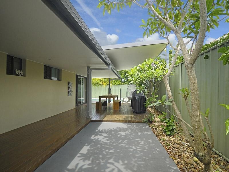 8 Sigatoka Place, Clear Island Waters QLD 4226