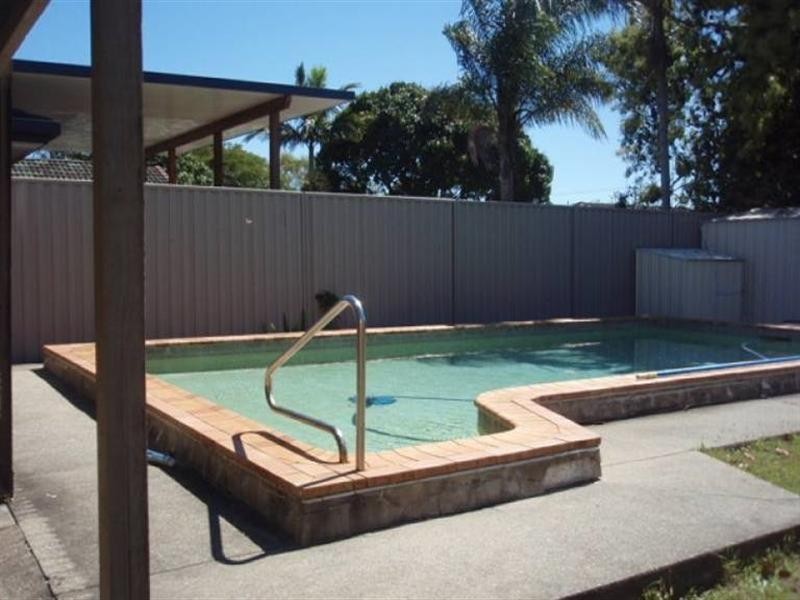 91 Albion Avenue, Miami QLD 4220