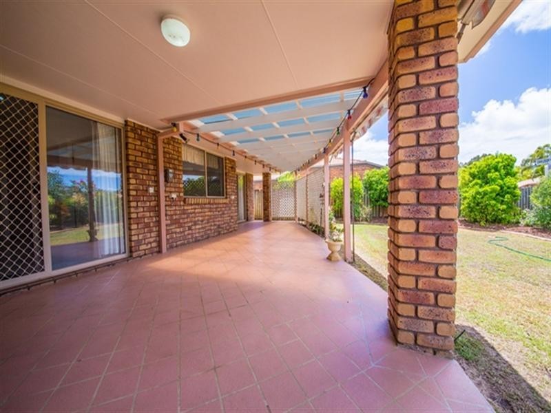 8 Oakleigh Circuit, Robina QLD 4226