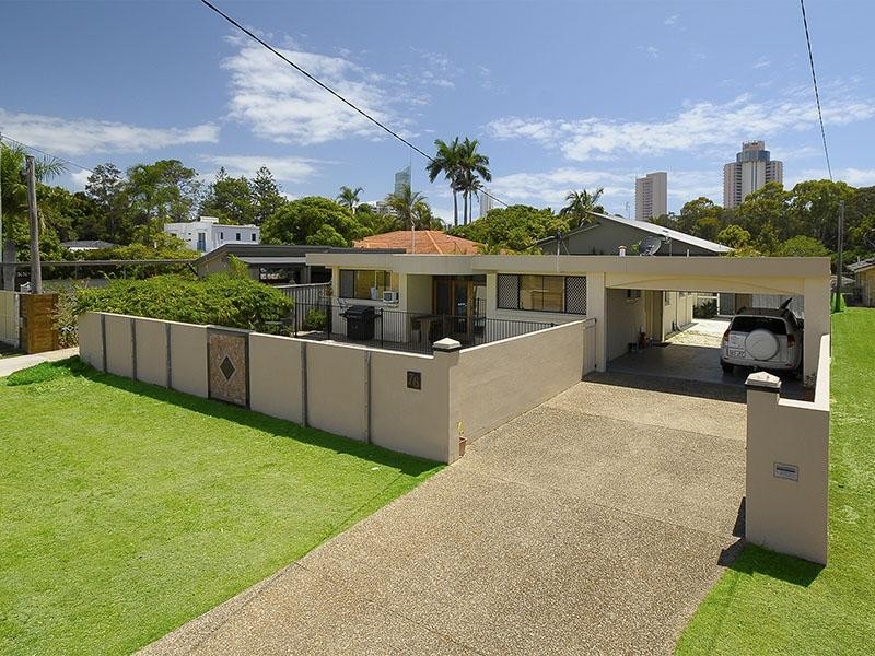 76 Savoy Drive, Broadbeach Waters QLD 4218