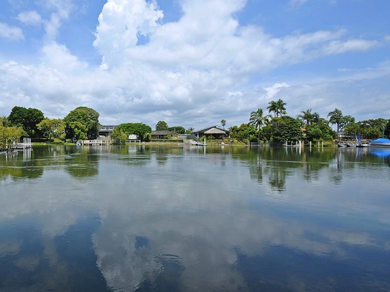 76 Savoy Drive, Broadbeach Waters QLD 4218