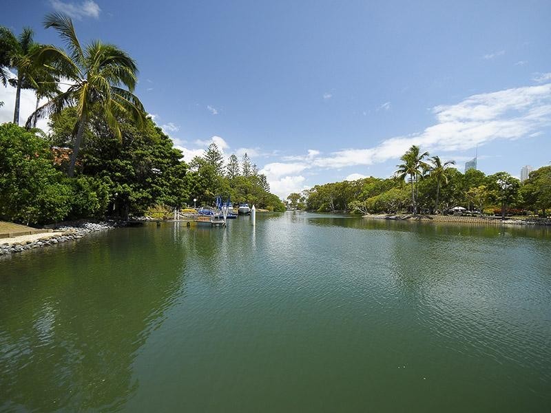 76 Savoy Drive, Broadbeach Waters QLD 4218