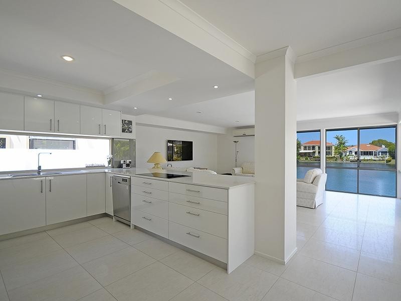 123/40 Cotlew St E, Southport QLD 4215