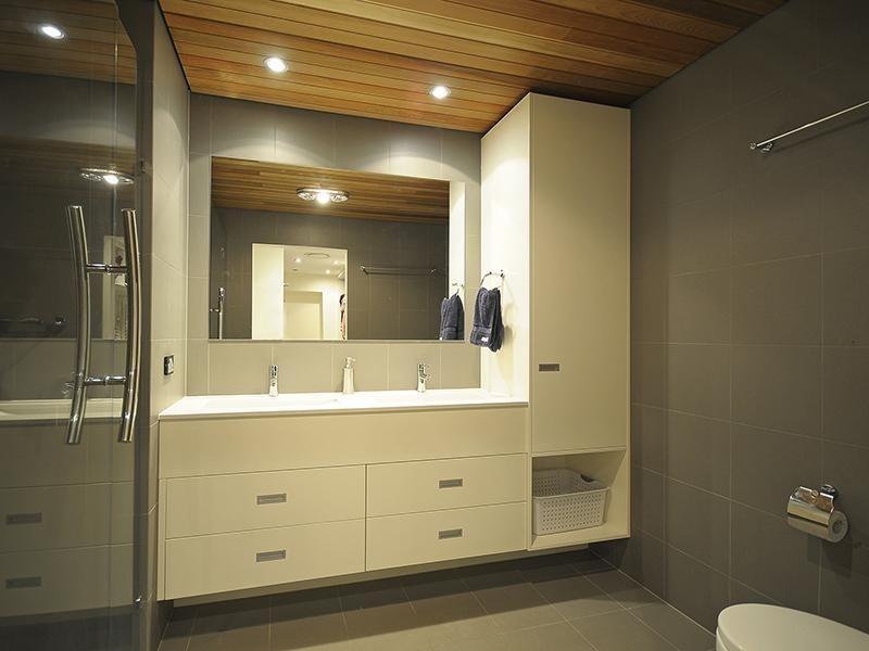 4 Alaska Avenue, Broadbeach Waters QLD 4218