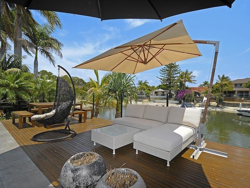 4 Alaska Avenue, Broadbeach Waters QLD 4218