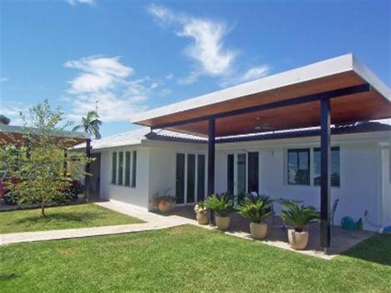 49 Allambi Avenue, Broadbeach Waters QLD 4218