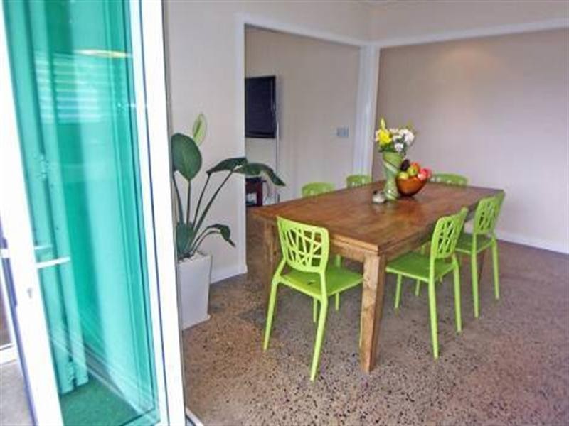 49 Allambi Avenue, Broadbeach Waters QLD 4218