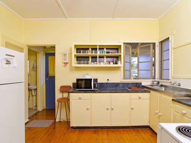 7 Tenth Avenue, Palm Beach QLD 4221