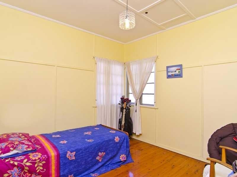 7 Tenth Avenue, Palm Beach QLD 4221