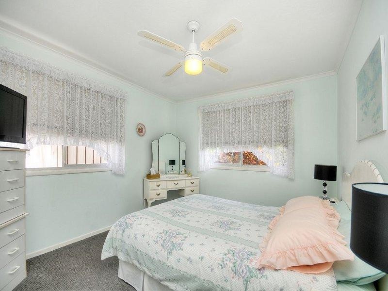 6 Mascala Parade, Mermaid Waters QLD 4218