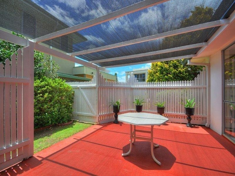 6 Mascala Parade, Mermaid Waters QLD 4218