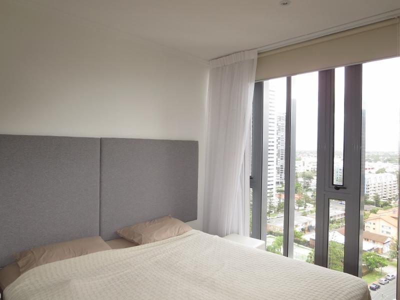 37/173 Old Burleigh Road, Broadbeach QLD 4218