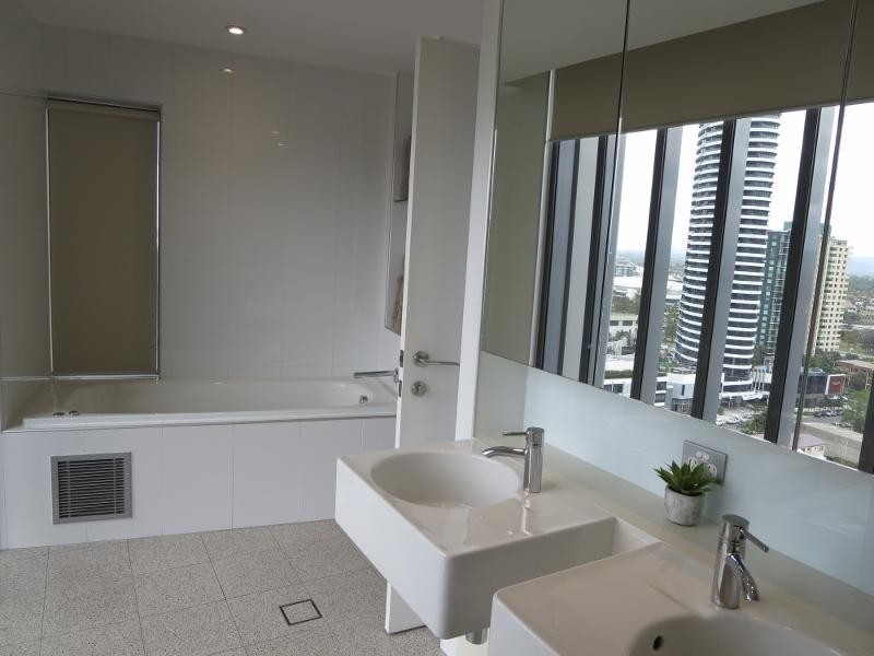 37/173 Old Burleigh Road, Broadbeach QLD 4218