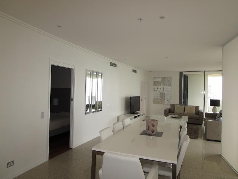 37/173 Old Burleigh Road, Broadbeach QLD 4218