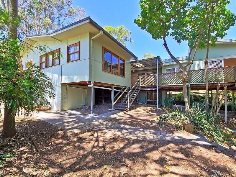 212 Ocean Parade, Burleigh QLD 4822