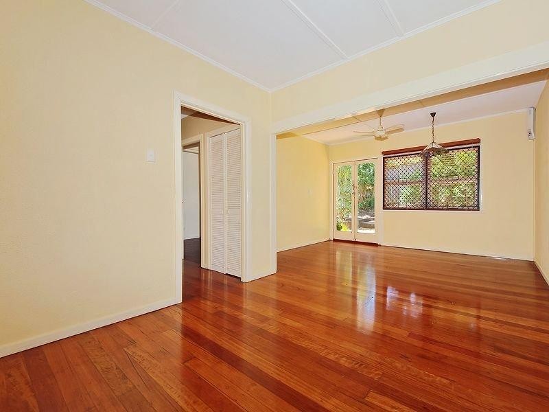 212 Ocean Parade, Burleigh QLD 4822