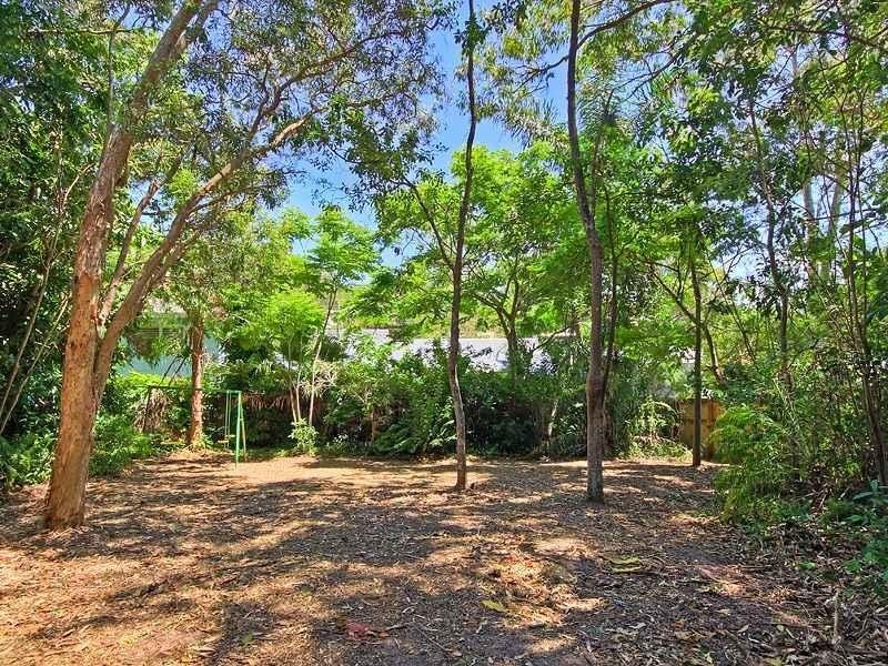 212 Ocean Parade, Burleigh QLD 4822