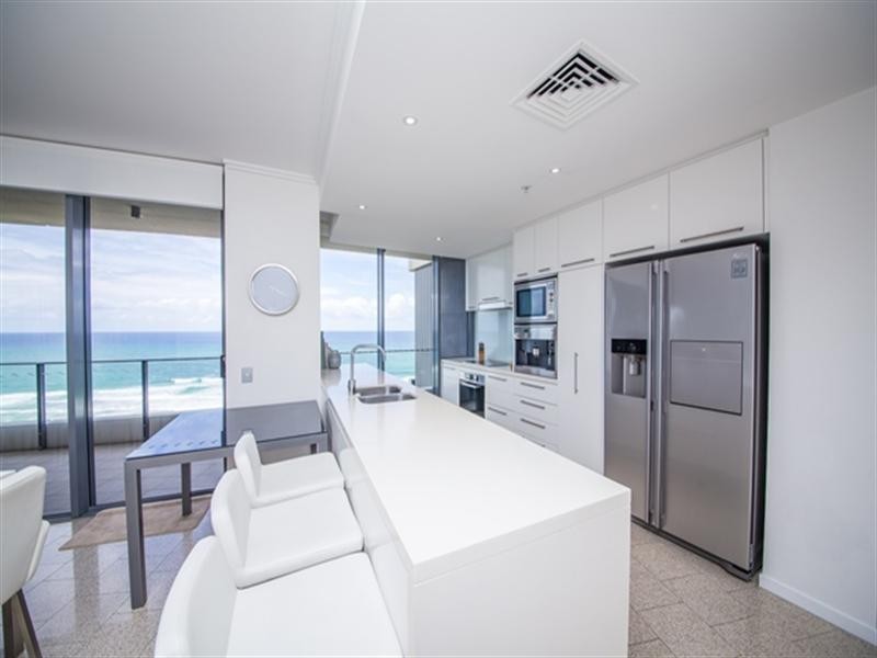 37/173 Old Burleigh Road, Broadbeach QLD 4218