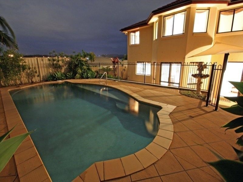 17 Ingles Circuit, Arundel QLD 4214