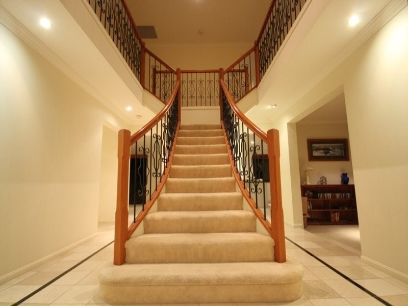 17 Ingles Circuit, Arundel QLD 4214