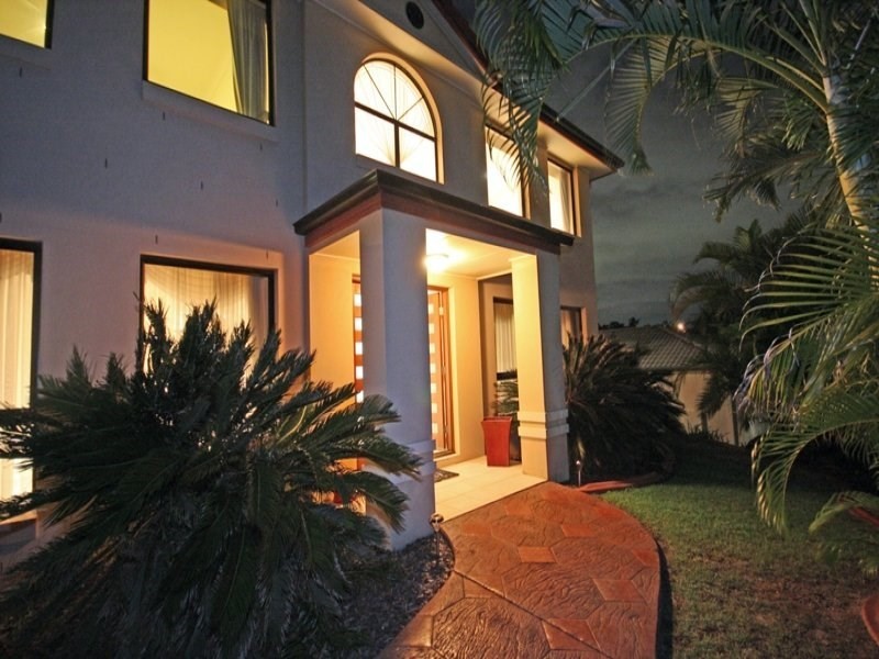 17 Ingles Circuit, Arundel QLD 4214