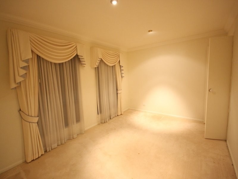 17 Ingles Circuit, Arundel QLD 4214