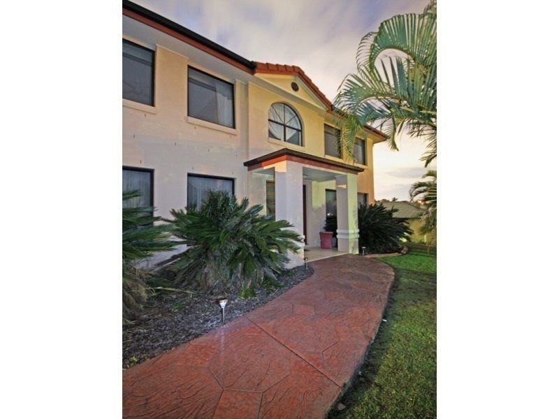 17 Ingles Circuit, Arundel QLD 4214