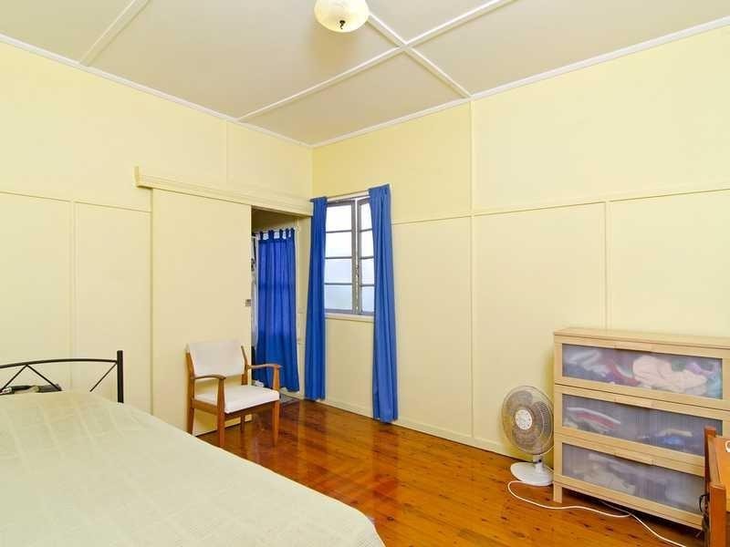 7 Tenth Avenue, Palm Beach QLD 4221