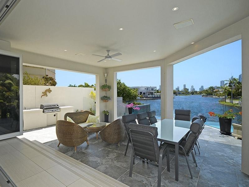 93/40 Cotlew Street East, Southport QLD 4215