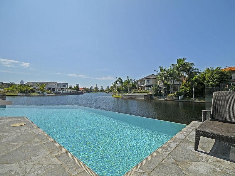 93/40 Cotlew Street East, Southport QLD 4215