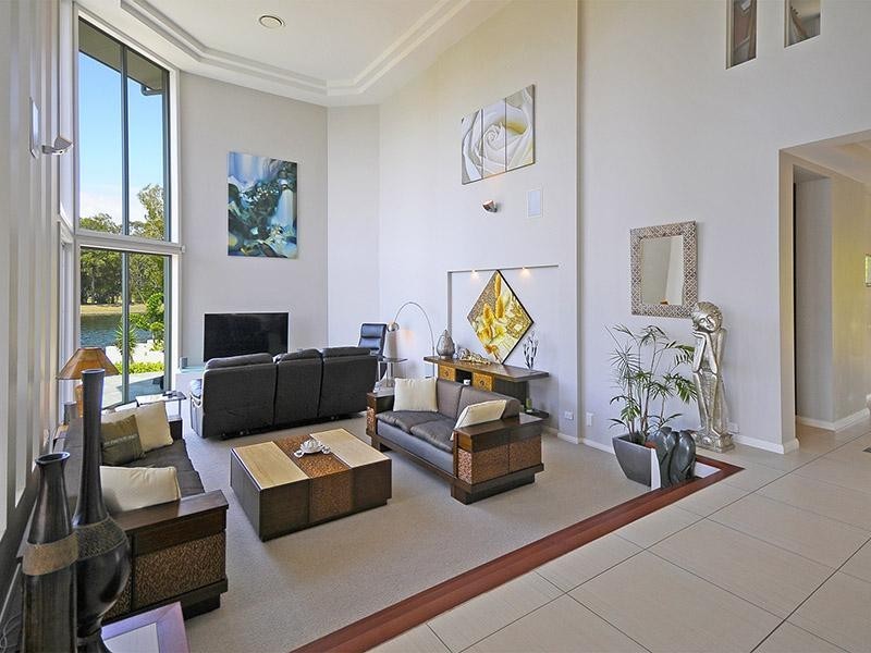 93/40 Cotlew Street East, Southport QLD 4215