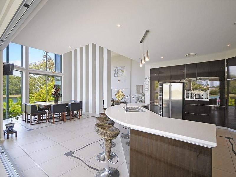 93/40 Cotlew Street East, Southport QLD 4215