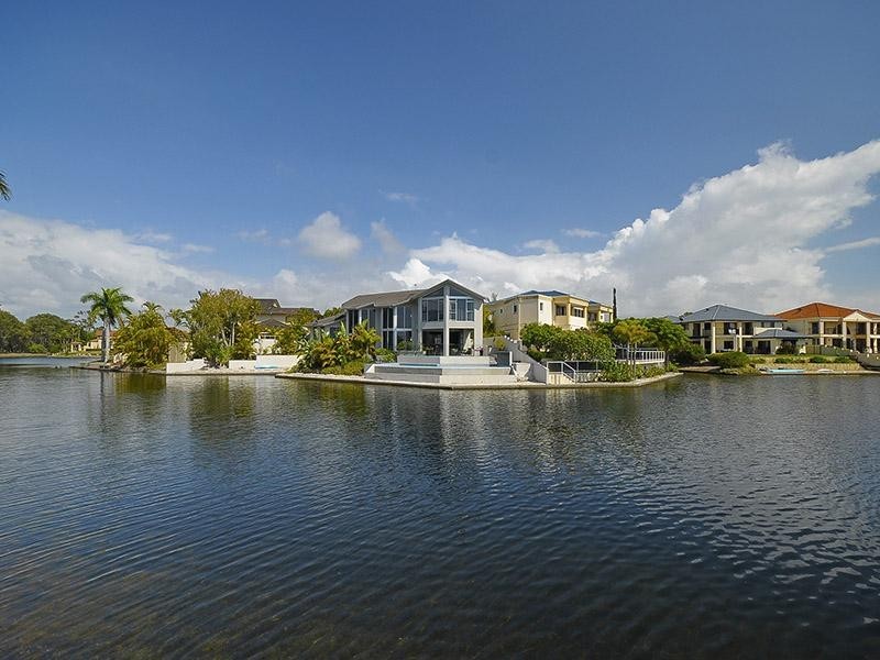 93/40 Cotlew Street East, Southport QLD 4215