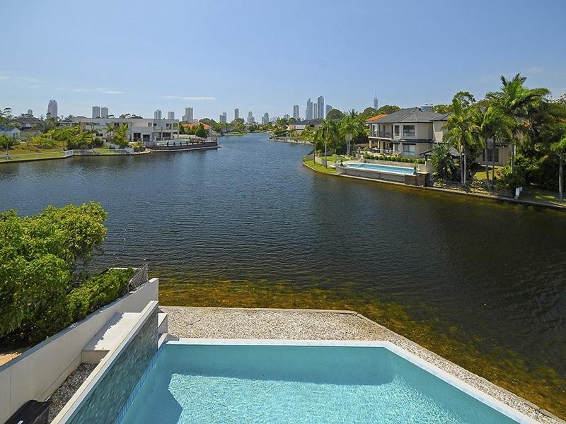 93/40 Cotlew Street East, Southport QLD 4215