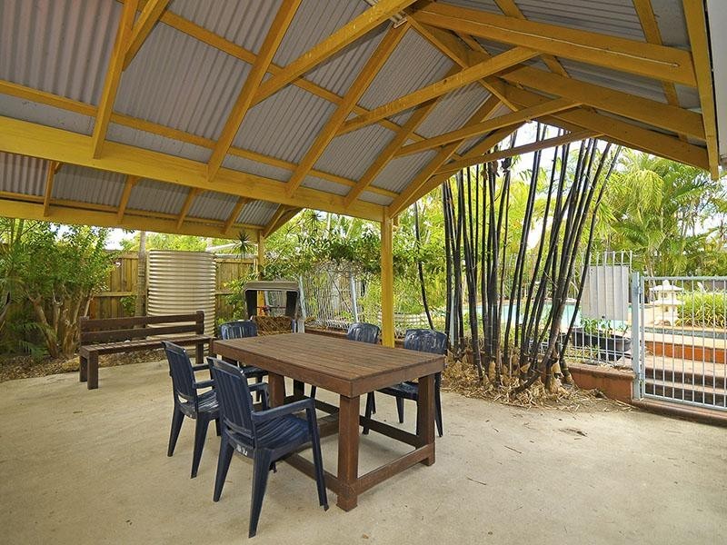 24 Boongala Road, Broadbeach Waters QLD 4218