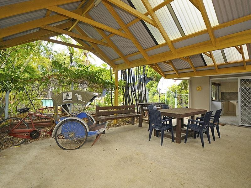 24 Boongala Road, Broadbeach Waters QLD 4218