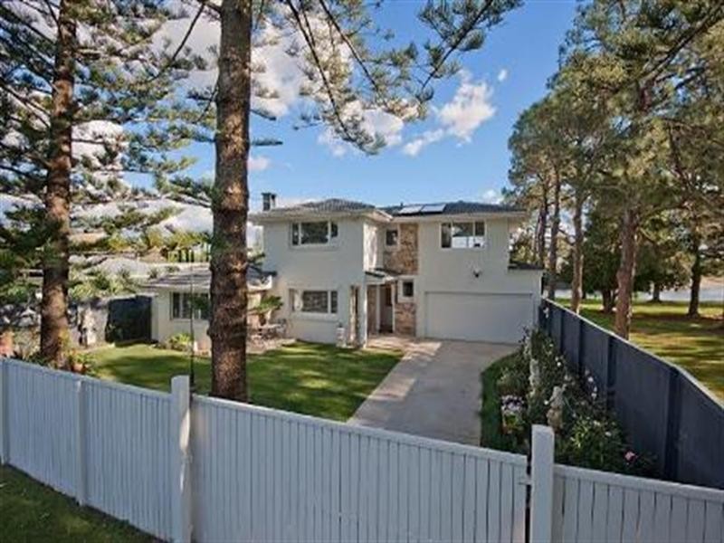 45 Allambi Avenue, Broadbeach Waters QLD 4218