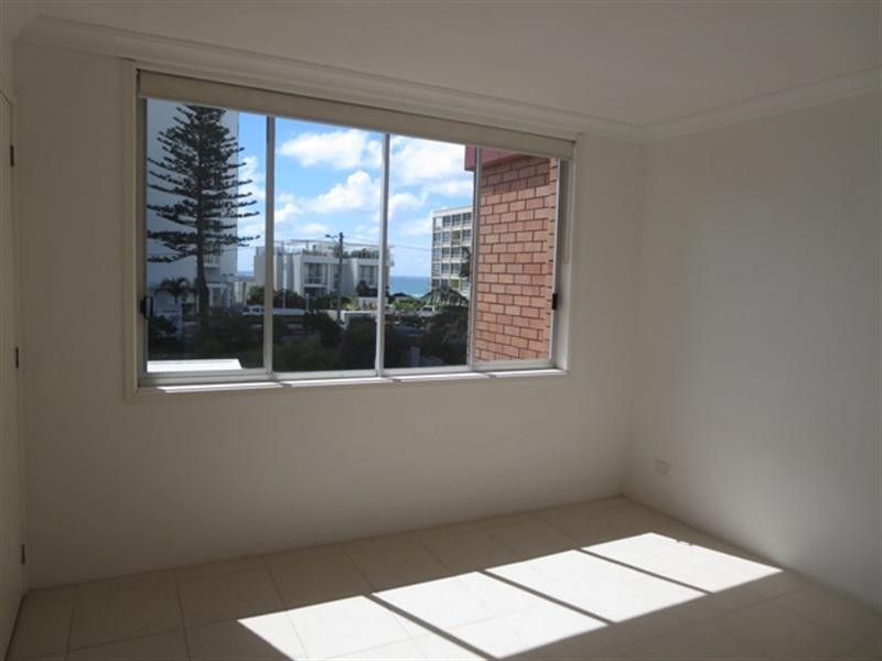 8/10 Frederick Street, Broadbeach QLD 4218