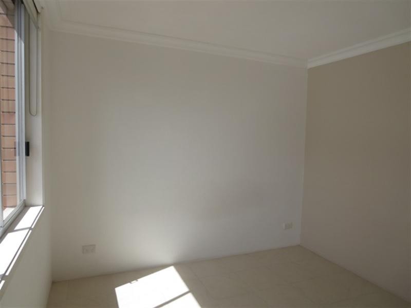 8/10 Frederick Street, Broadbeach QLD 4218