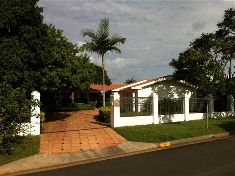 6 Moomba Court, Sorrento QLD 4217