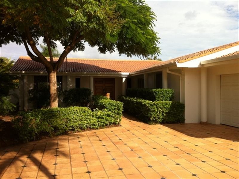 6 Moomba Court, Sorrento QLD 4217